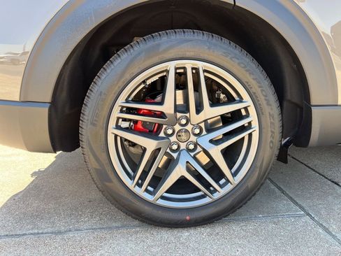 New 2026 Ford Explorer ST-Line image 8