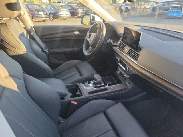 Used 2024 Audi Q5 2.0T Premium Plus w/ Premium Plus Package AWD/4WD image 6