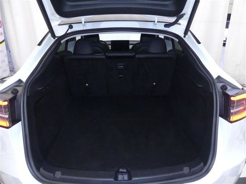 Used 2023 Tesla Model Y Long Range AWD/4WD image 29