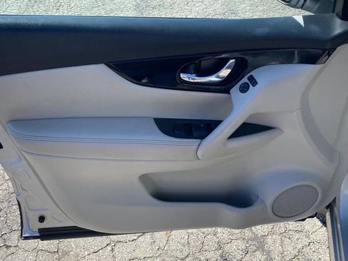 Used 2019 Nissan Rogue Sport SV w/ All-Weather Package image 10