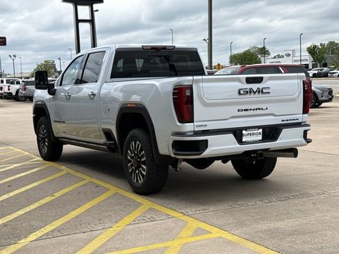 New 2026 GMC Sierra 2500 Denali Ultimate w/ LPO, Black Badging Package image 11