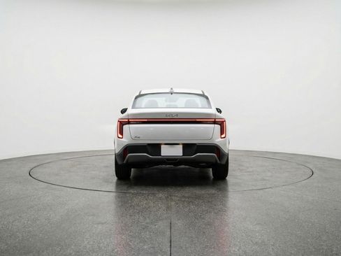 Used 2025 Kia K4 LXS image 7