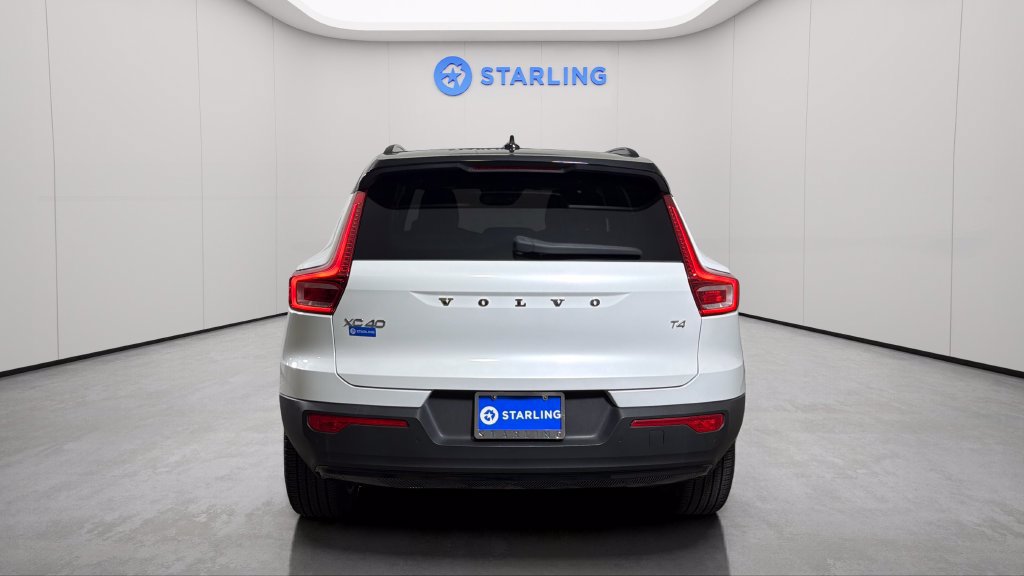 Used 2021 Volvo XC40 T4 R-Design w/ Advanced Package FWD image 7