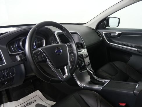 Used 2017 Volvo XC60 T5 Dynamic w/ Preferred Option Package image 11