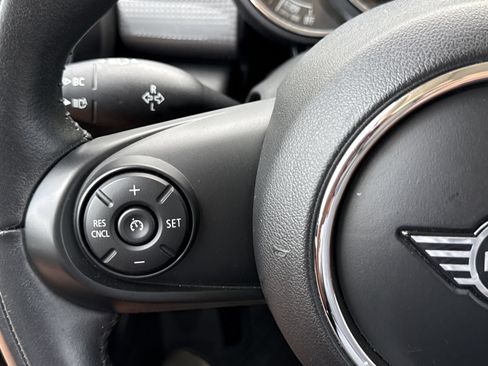 Used 2021 MINI Cooper 2-Door Hardtop FWD image 18