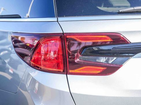Certified 2026 Honda Odyssey EX-L image 9