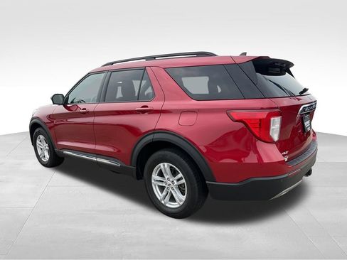 Used 2023 Ford Explorer XLT w/ Equipment Group 202A AWD/4WD image 6