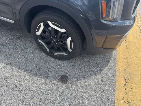 Certified 2024 Kia Telluride EX w/ EX Captain's Chair Package image 7