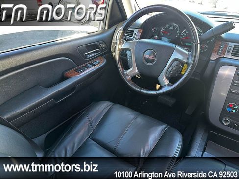 Used 2008 GMC Yukon SLT w/ SLT Preferred Equipment Group image 15