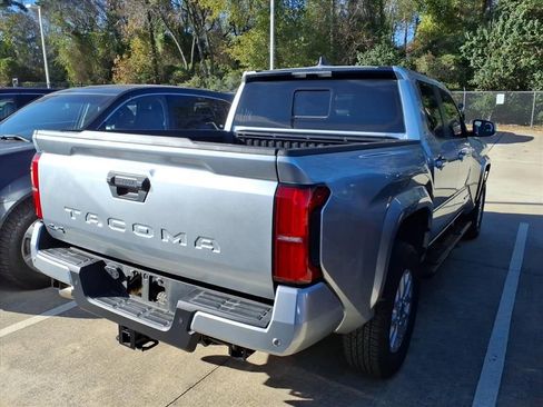Used 2025 Toyota Tacoma SR5 image 7