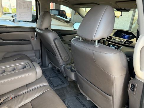 Used 2016 Honda Odyssey Touring Elite image 34
