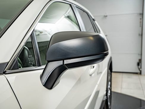 Used 2025 Toyota RAV4 LE AWD/4WD image 9