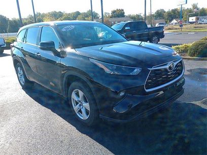 Certified 2025 Toyota Highlander LE