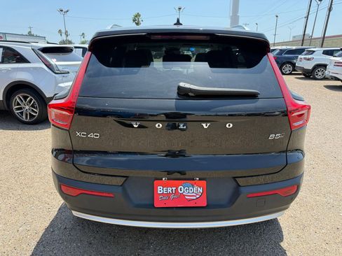 Used 2023 Volvo XC40 B5 Plus w/ Driver Assist Package AWD/4WD image 4