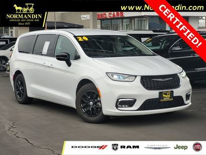 Certified 2024 Chrysler Pacifica Touring-L