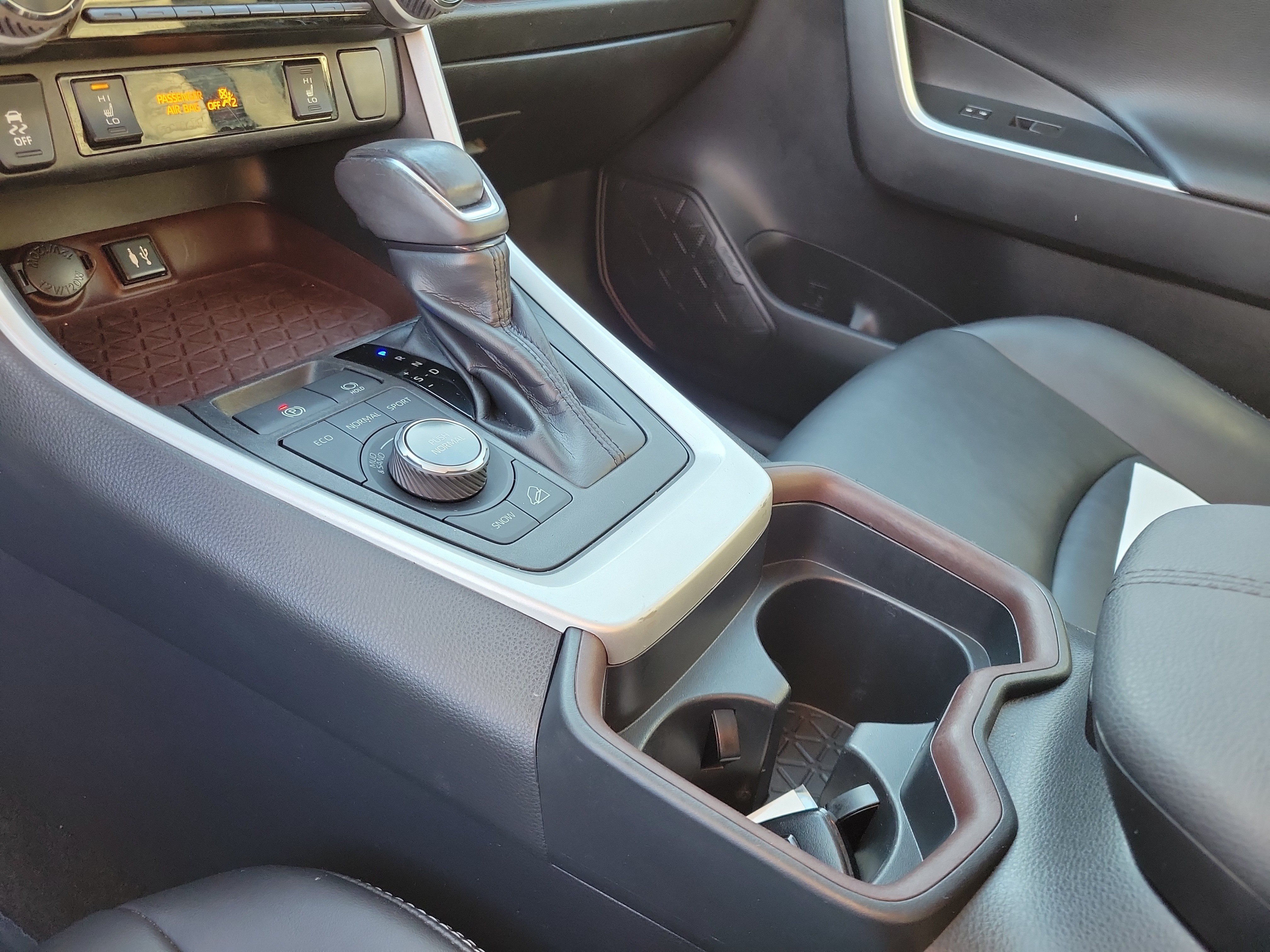Used 2019 Toyota RAV4 Limited w/ All Weather Liner Package AWD/4WD image 29