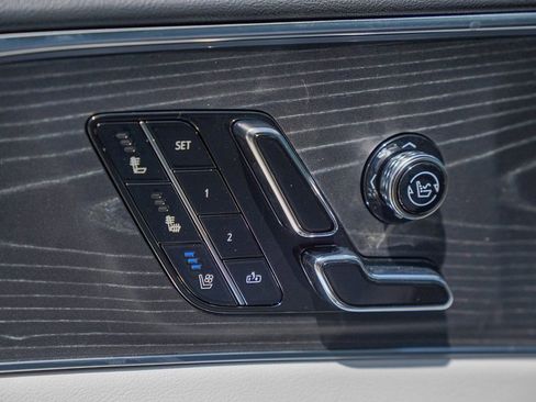 New 2025 Cadillac Lyriq Luxury image 17