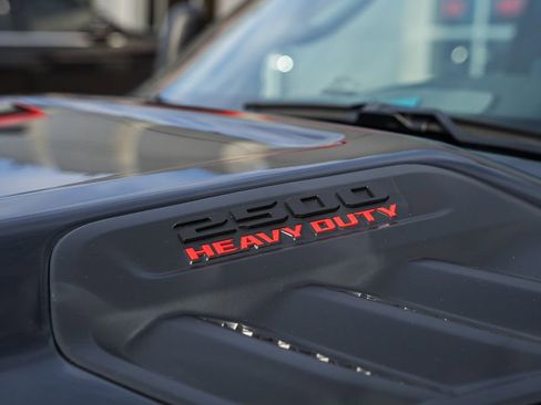 New 2026 RAM 2500 Laramie AWD/4WD image 16