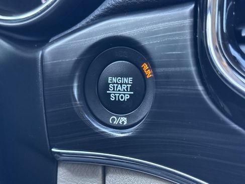 Used 2019 Jeep Grand Cherokee Limited w/ Luxury Group II image 27