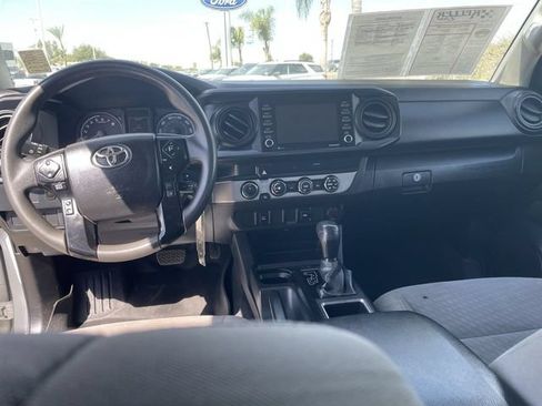 Used 2022 Toyota Tacoma SR AWD/4WD image 18