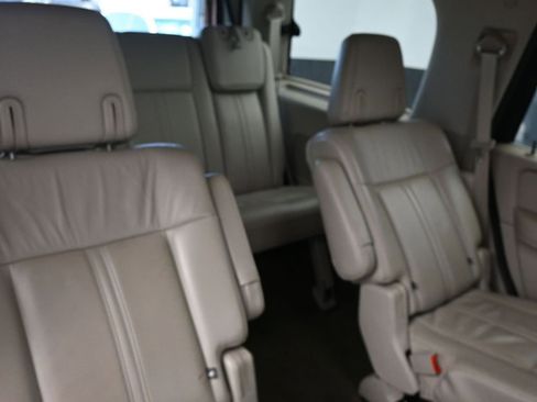 Used 2017 Lincoln Navigator Select image 14