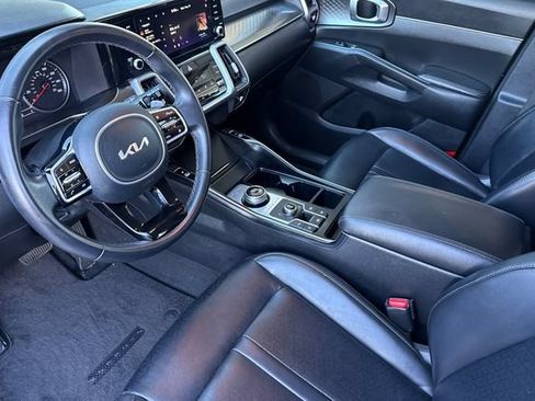 Certified 2023 Kia Sorento EX AWD/4WD image 12