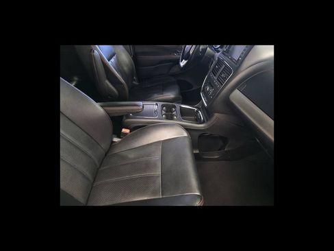 Used 2019 Dodge Grand Caravan GT FWD image 18