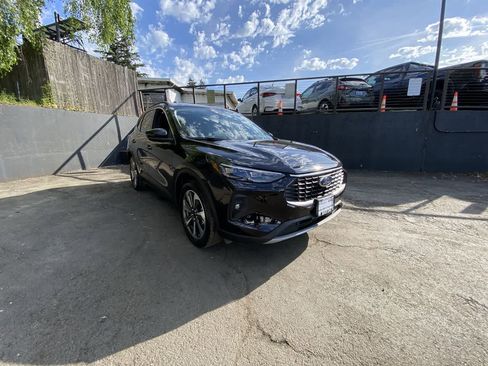 Used 2025 Ford Escape Platinum AWD/4WD image 8