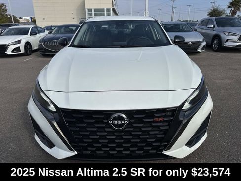 Used 2025 Nissan Altima 2.5 SR FWD image 2