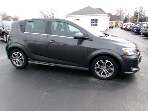 Used 2019 Chevrolet Sonic LT w/ Convenience Package FWD image 4