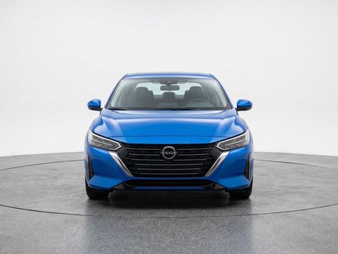 Used 2025 Nissan Sentra SV FWD image 2