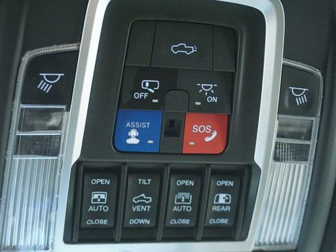 Used 2021 RAM 1500 Laramie image 31