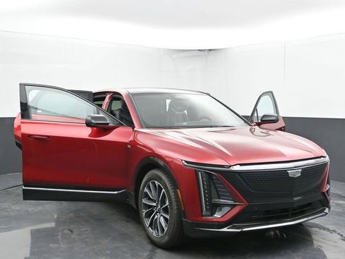 New 2025 Cadillac Lyriq Sport image 48