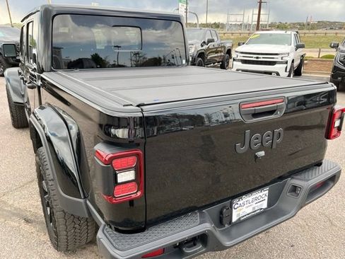 Used 2025 Jeep Gladiator Sport AWD/4WD image 21