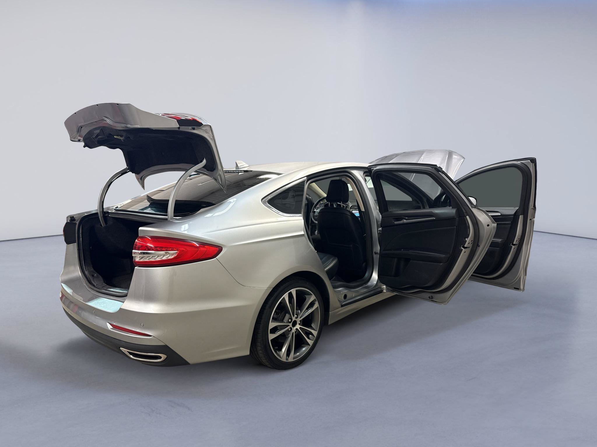 Used 2020 Ford Fusion Titanium FWD image 14