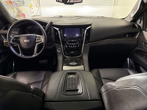 Used 2016 Cadillac Escalade Platinum AWD/4WD image 13