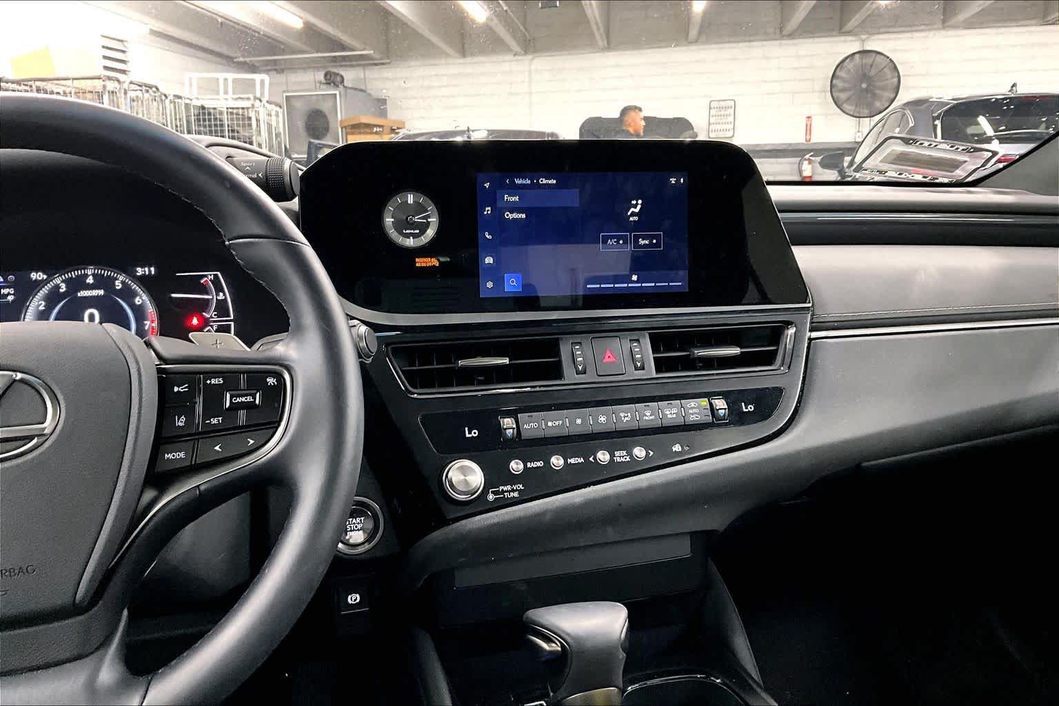 Used 2025 Lexus ES 350 w/ Accessory Package (Z2) FWD image 33