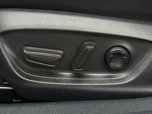 Used 2019 Toyota Camry SE w/ Carpet Mat Package FWD image 24