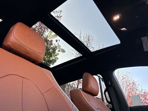 New 2026 Chrysler Pacifica Pinnacle image 16