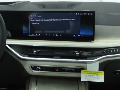 Used 2026 BMW X7 xDrive40i w/ Executive Package AWD/4WD image 15
