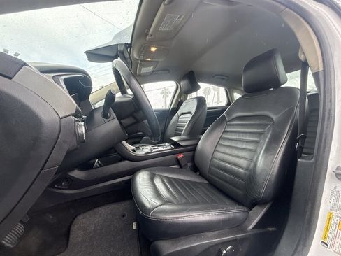 Used 2018 Ford Fusion SE w/ Equipment Group 602A image 12