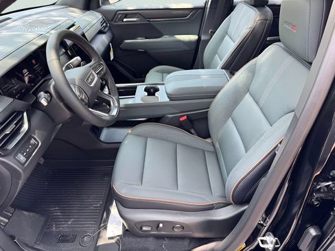 New 2026 GMC Acadia AT4 w/ Luxury Package AWD/4WD image 8