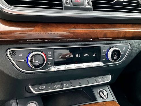 Used 2018 Audi Q5 2.0T Premium AWD/4WD image 26
