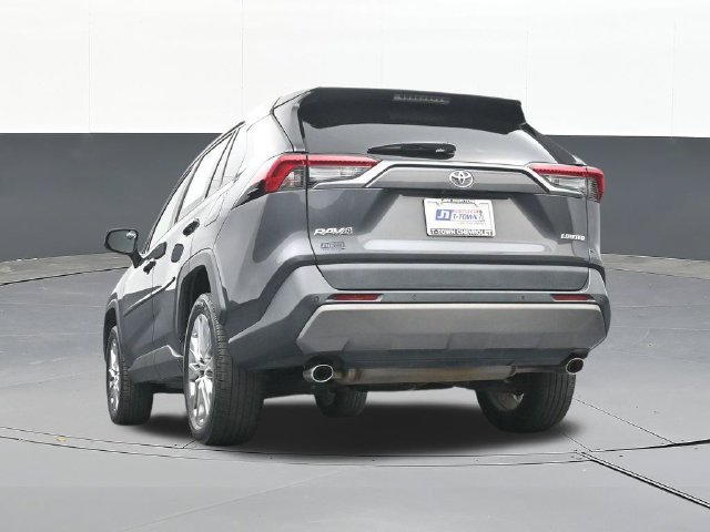 Used 2019 Toyota RAV4 Limited FWD image 44