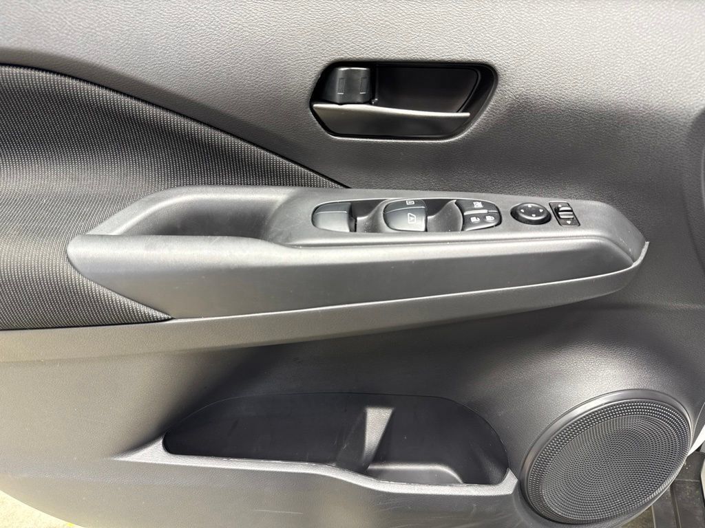 Used 2025 Nissan Kicks Play S FWD image 8