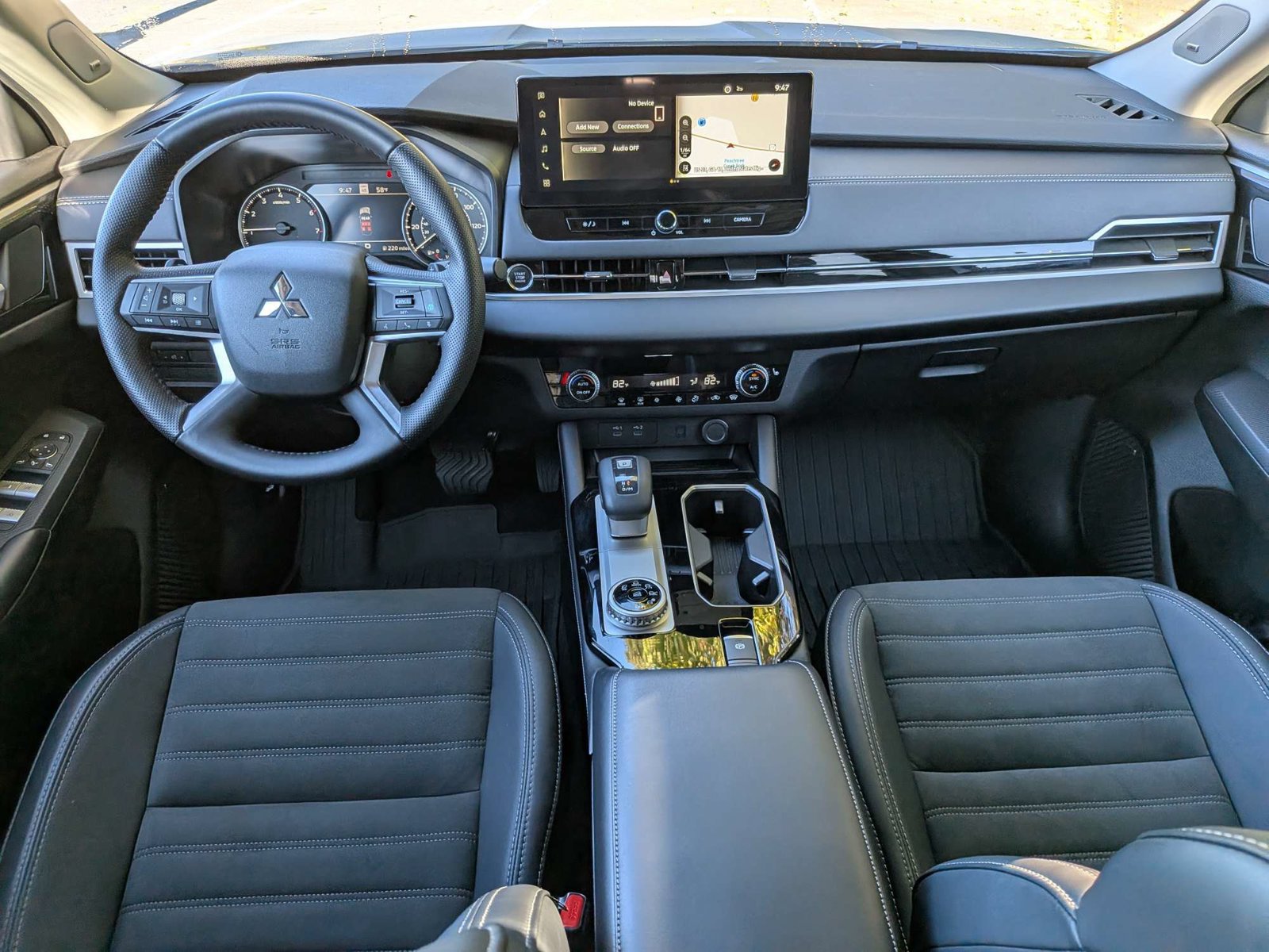 Used 2025 Mitsubishi Outlander AWD image 14