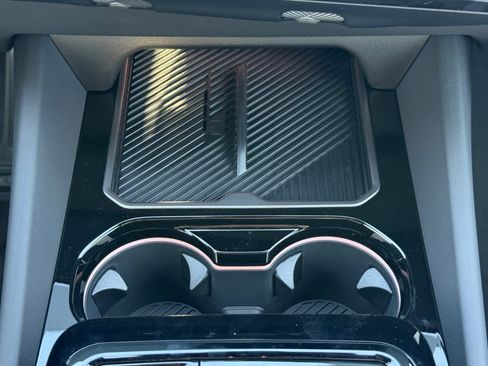 New 2026 BMW 530i xDrive w/ Executive Package image 29