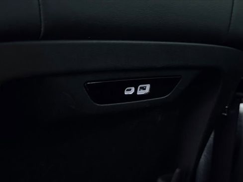 Used 2025 Chrysler Pacifica Limited FWD image 27
