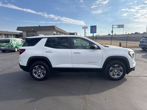 Used 2025 GMC Terrain Elevation image 2