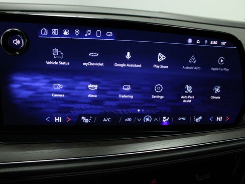 Used 2025 Chevrolet Suburban Z71 image 26